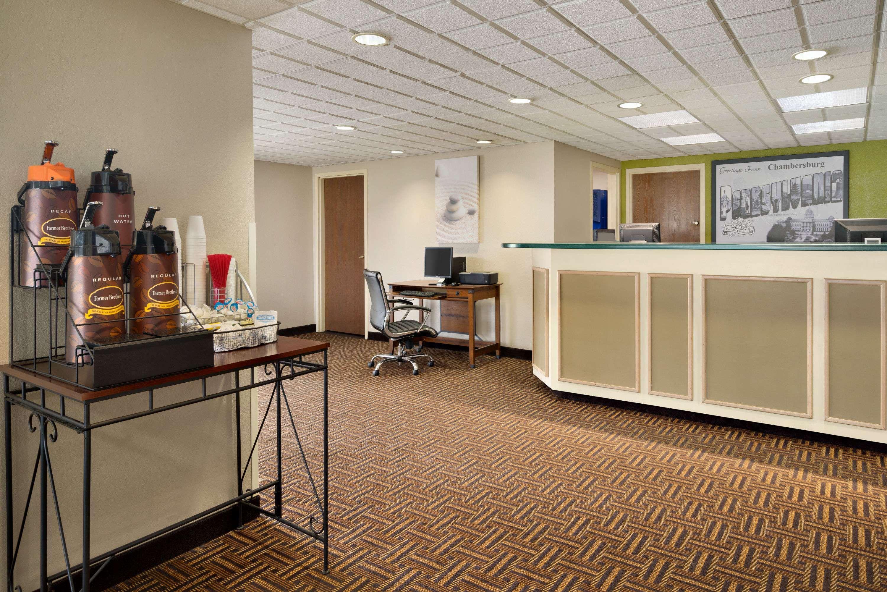 Super 8 By Wyndham Chambersburg I-81 Hotel Exterior foto