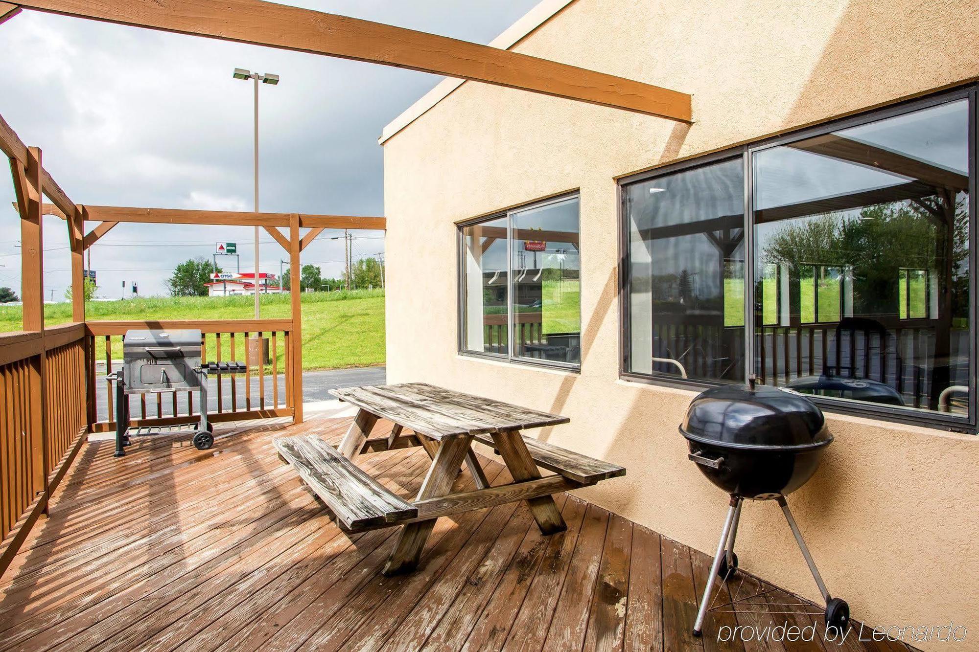 Super 8 By Wyndham Chambersburg I-81 Hotel Exterior foto