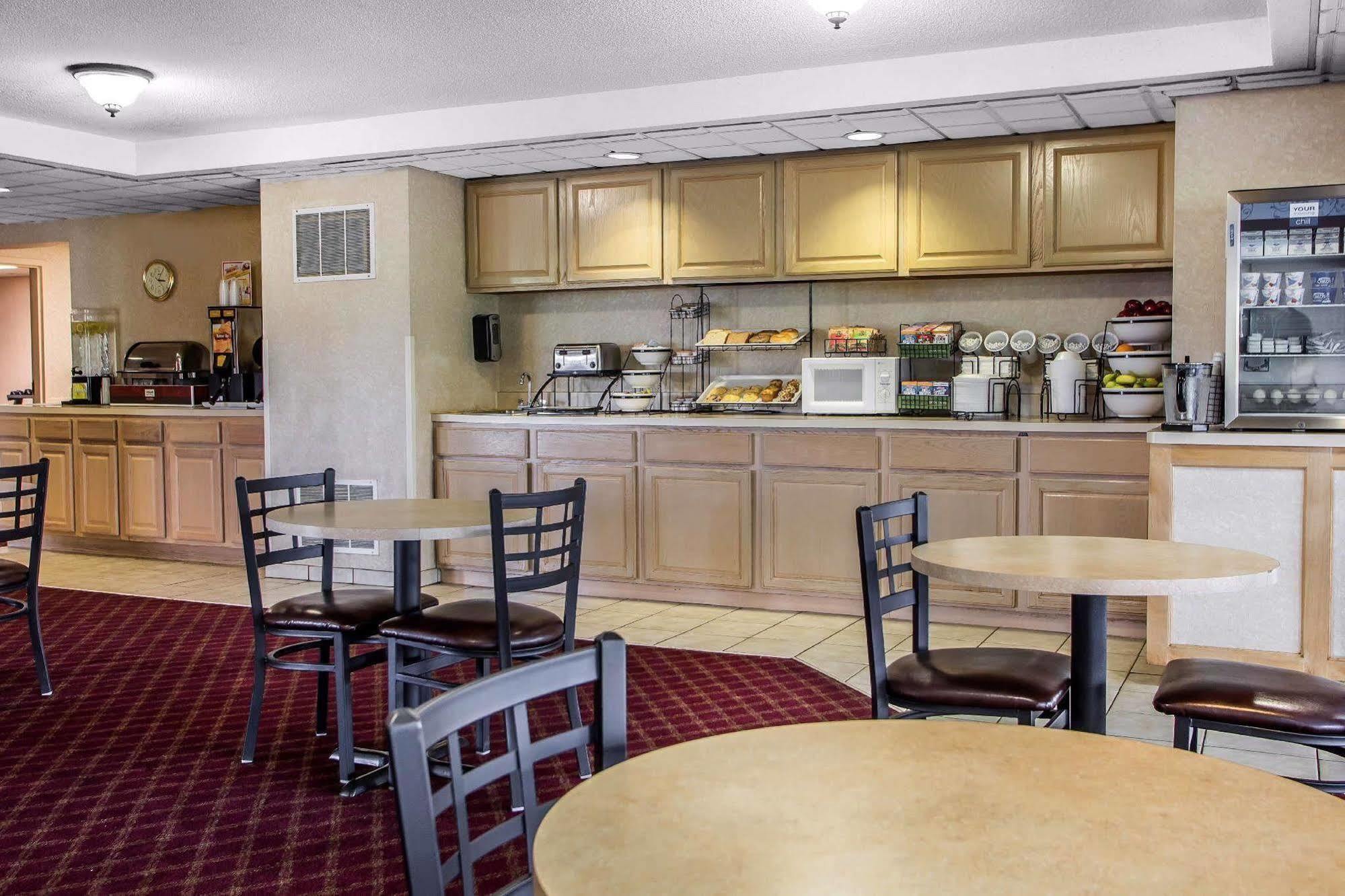 Super 8 By Wyndham Chambersburg I-81 Hotel Exterior foto